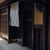 「ホソオ レジデンス（HOSOO RESIDENCE）」が京都の烏丸御池にオープン