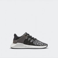 「EQT SUPPORT 93/17 BZ0584」（コアブラック、2万2,000円）