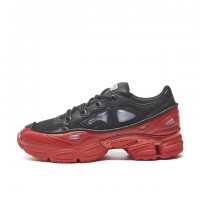 「ラフ・シモンズ オズウィーゴ III（RAF SIMONS OZWEEGO III）」（4万8,000円）