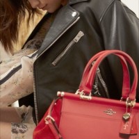 「Coach x Selena Gomez」が9月1日に発売