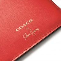 「Coach x Selena Gomez」が9月1日に発売