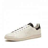 「ラフ・シモンズ スタンスミス（RAF SIMONS STAN SMITH）」（3万8,500円）