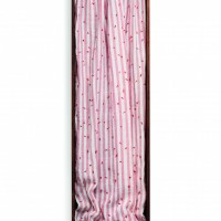 Anne Low, Canadá ‘An Ambitious Pagan I’, rubia roja desteñida tejida a mano en lino color coral, nogal negro, 119 x 22.6 x 0.75 cm.  2015
