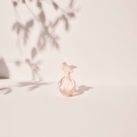 ニナ リッチ レールデュタン オーロラ オーデトワレ（100ml 3万5,000円）11月23日発売＜限定品＞