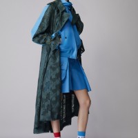 サカイ（sacai）が、2018年プレスプリングコレクションを発表した。