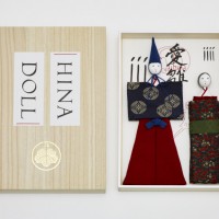 HINA DOLL（2万3,000円）桐箱サイズ：H30cm×W21cm×D3.5cm