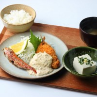 山口県萩市「瀬付きアジのフライ定食」（741円）