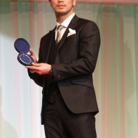 「第29回 日本ジュエリーベストドレッサー賞」特別賞を受賞したWBA世界ミドル級チャンピオンの村田諒太