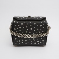 「Box Bag 19」Black（23万8,500円）