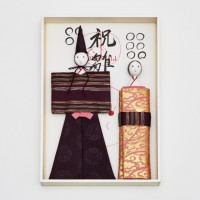 真多呂人形 × KIGI × PASS THE BATON 立ち雛人形「HINA DOLL」（2万3,000円）