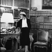 Gabrielle Chanel in her apartment, 31 rue Cambon, Paris. 1957, Photo Mike de Dulmen