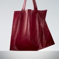 「‘ORI’ Leather Tote（Beige/Red/Black）」（9万8,000円）