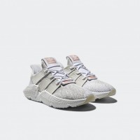 「PROPHERE W」 CQ2542（1万5,000円）※ウィメンズモデル