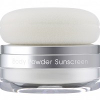 「ボディーパウダーサンスクリーン SPF50+ PA++++」（5,000円）