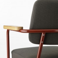 Vitra Home Office Story ータスクチェアー 「Fauteuil Direction Privotant」 （25万4,000円～）