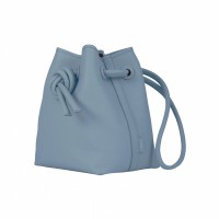 エクスクルーシブアイテム「Bond Leather-Baby Blue-」（3万7,000円）