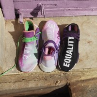 「adidas Originals = Pharrell Williams Hu Holi Powder Dye」