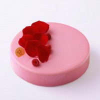 「ミロワール イスパハン（Miroir Ispahan）」（アントルメ：約18cm 9,720円）