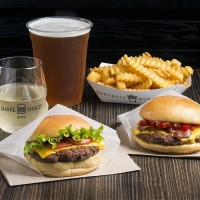 ハンバーガー レストラン「Shake Shack®」が阪神梅田本店にオープン