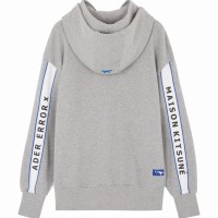 「BICOLOR HOODIE」（3万2,000円）