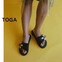 TOGA × SUICOKE「PADRI」（1万9,000円）