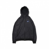 「NIKE ATMOS AIR MAX JACKET」（1万円）