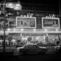 BIOTOP 2店舗で写真家・野上眞宏の写真展「BLUE: Tokyo 1968-1972」が開催