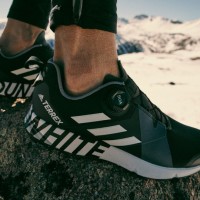 新コラボコレクション「adidas TERREX x White Mountaineering」から、「WM TERREX TWO BOA」が2色展開で登場