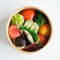 《あゆみ食堂のお弁当》2017年 料理：大塩あゆ美、写真：平野太呂