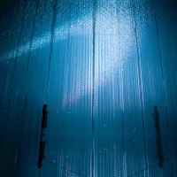 「The Infinite Crystal Universe」teamLab, 2018, Interactive Installation of Light Sculpture, LED, Endless, Sound: teamLab