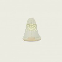 アディダスとカニエ・ウエストのコラボレートコレクションから「YEEZY BOOST 350 V2 BUTTER」登場