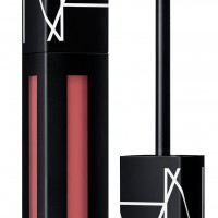 「NARS パワーマットリップピグメント」2784 コーラル（3,500円）