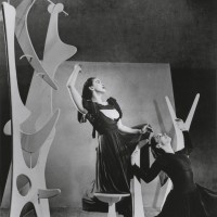 イサム・ノグチ《マーサ・グラハムの舞台「ヘロディアド」のための舞台装置》 1944年