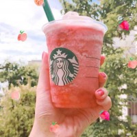 「ピーチ ピンク フルーツ フラペチーノ®」（620円）