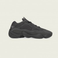 「YEEZY 500 UTILITY BLACK」が登場