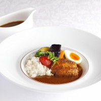 低糖質版マンガリッツァポークのブレゼと夏野菜のスープカレー（税込2,900円 / 糖質量38.8g ）