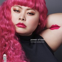 シュウ ウエムラから渡辺直美初プロデュースのリップコレクション「naomi x shu uemura rouge unlimited collection」登場