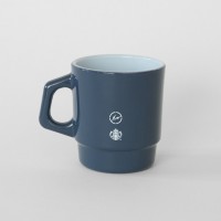 スターバックス（STARBUCKS®）が、藤原ヒロシ主宰のデザインプロジェクト・フラグメントデザイン（Fragment Design）とのコラボレーション企画第二弾となる、ファイヤーキング（Fire-King）のグラスマグ2種を発表