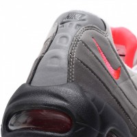 「NIKE AIR MAX 95 OG -SOLAR RED-」（1万6,000円）