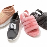 左: スニーカー 税込1万6,200円、右: サンダル 税込1万7,280円 / UGG®