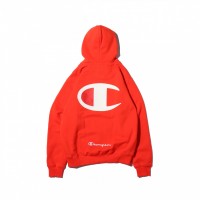 「CHAMPION x ATMOS LAB P/O HOODED SWEATSHIRT」（1万3,000円）