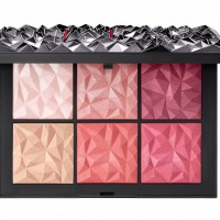 「NARS ホットトライスト チークパレット」（各色3g／7,400円）※11月22日数量限定発売