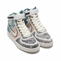 NIKE W VANDAL HI LX（1万3,000円）