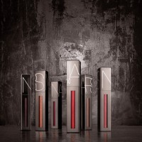 「NARS パワーマットリップラスター」（各5.5ml／3,500円）※11月2日数量限定発売／NARSカウンター、NARS Cosmetics オフィシャルサイト限定発売