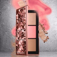 「NARS オーガズム インファチュエーションチークパレット」（各色3.5g／5,900円）※11月14日数量限定発売／阪急うめだ本店限定発売