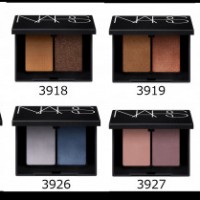 「NARS デュオアイシャドー」（4,200円）