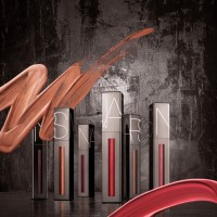 「NARS パワーマットリップラスター」（各5.5ml／3,500円）※11月2日数量限定発売／NARSカウンター、NARS Cosmetics オフィシャルサイト限定発売