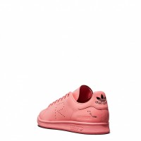 「RS スタンスミス（RS STAN SMITH）」（3万8,000円）