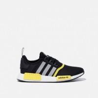 「NMD_R1 COLOR（F99713）」（1万6,000円）ABC-MARTおよびアディダス直営店販売