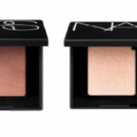 「NARS デュオアイシャドー」（4,200円）